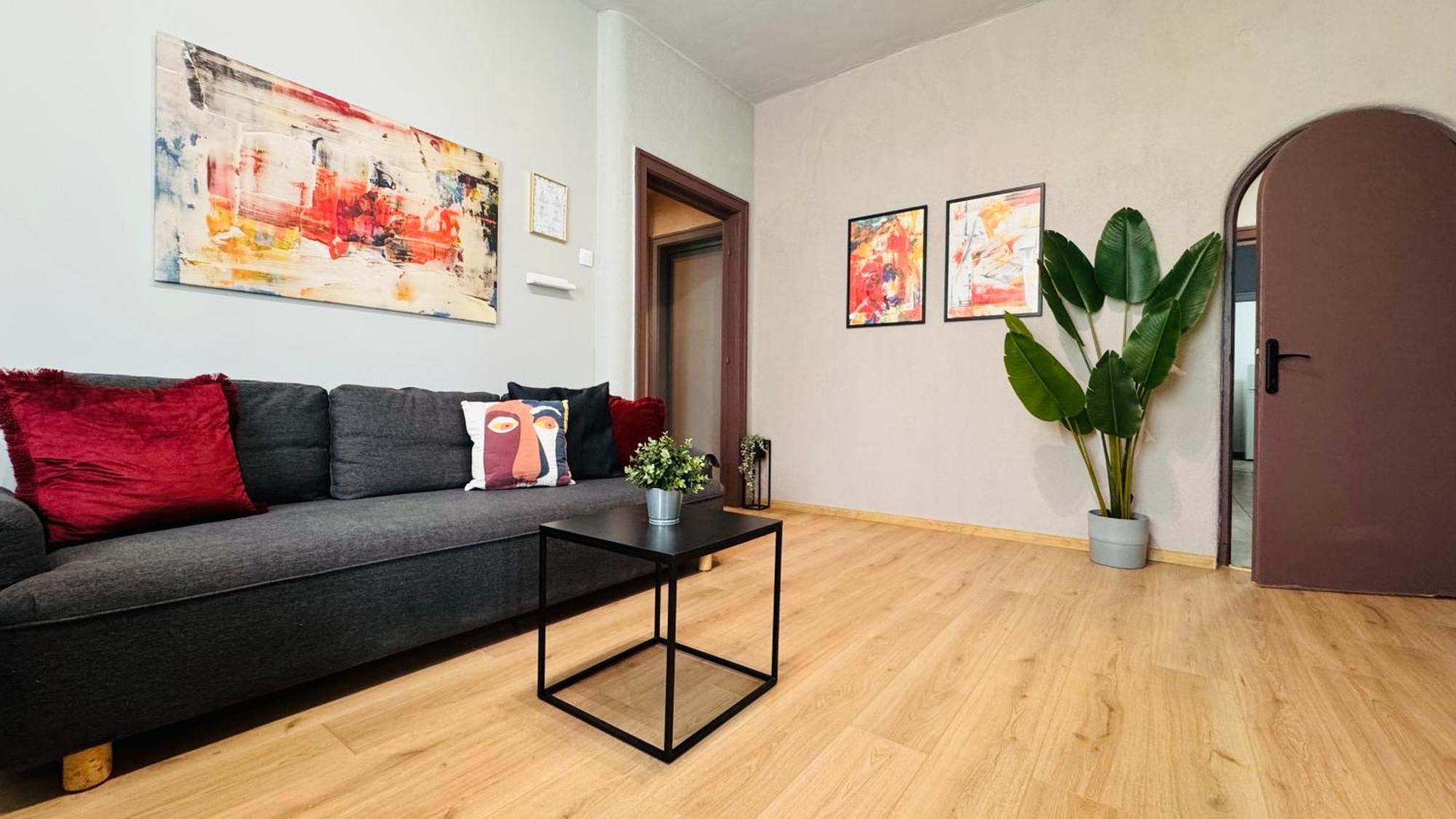 Ideal Home - Spacious & Modern Accommodation Near Unirii Square Bükreş Oda fotoğraf